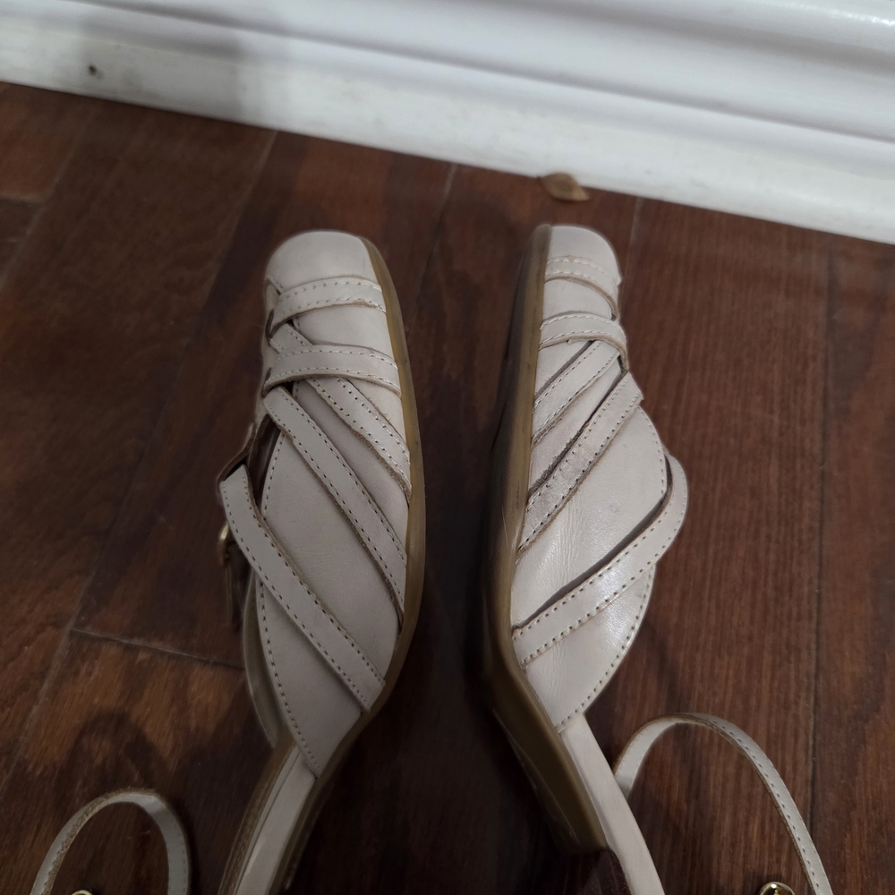 Vintage Elegant Cream Strappy Heels - Picture 6 of 9